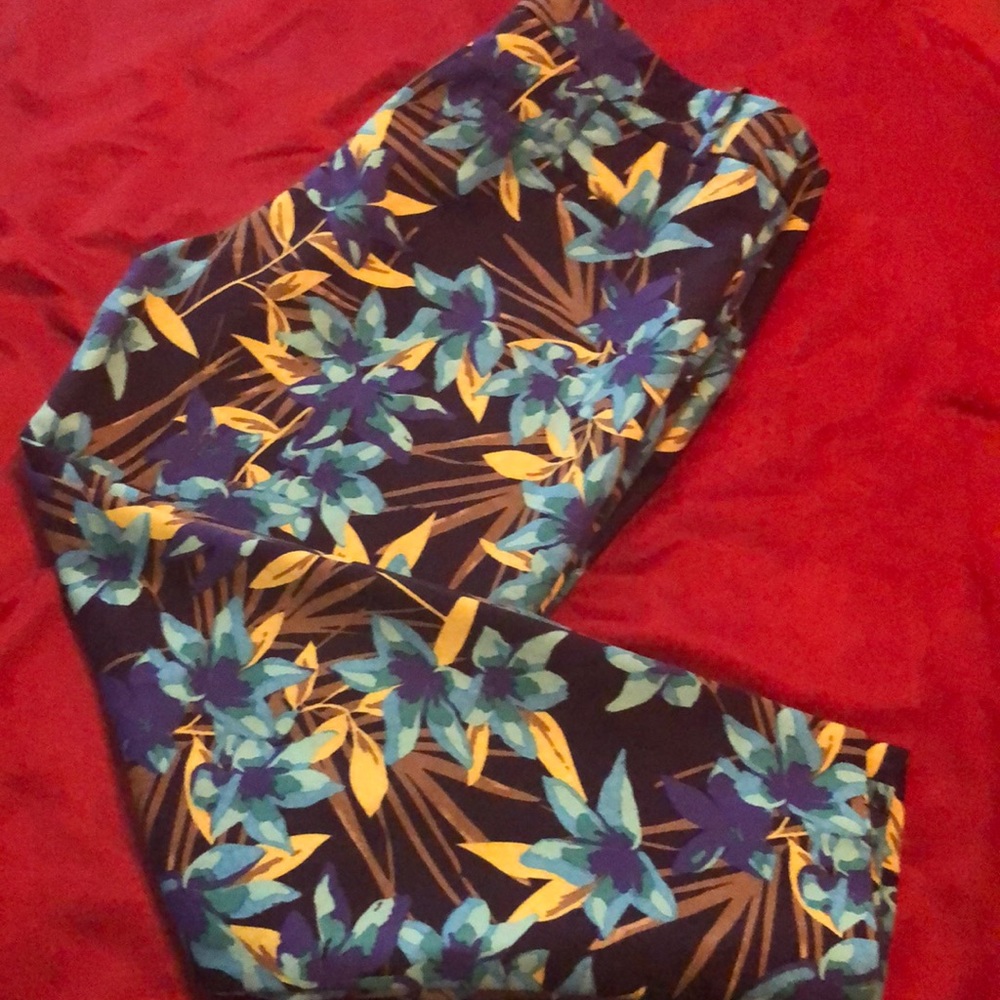 Great floral ankle pants